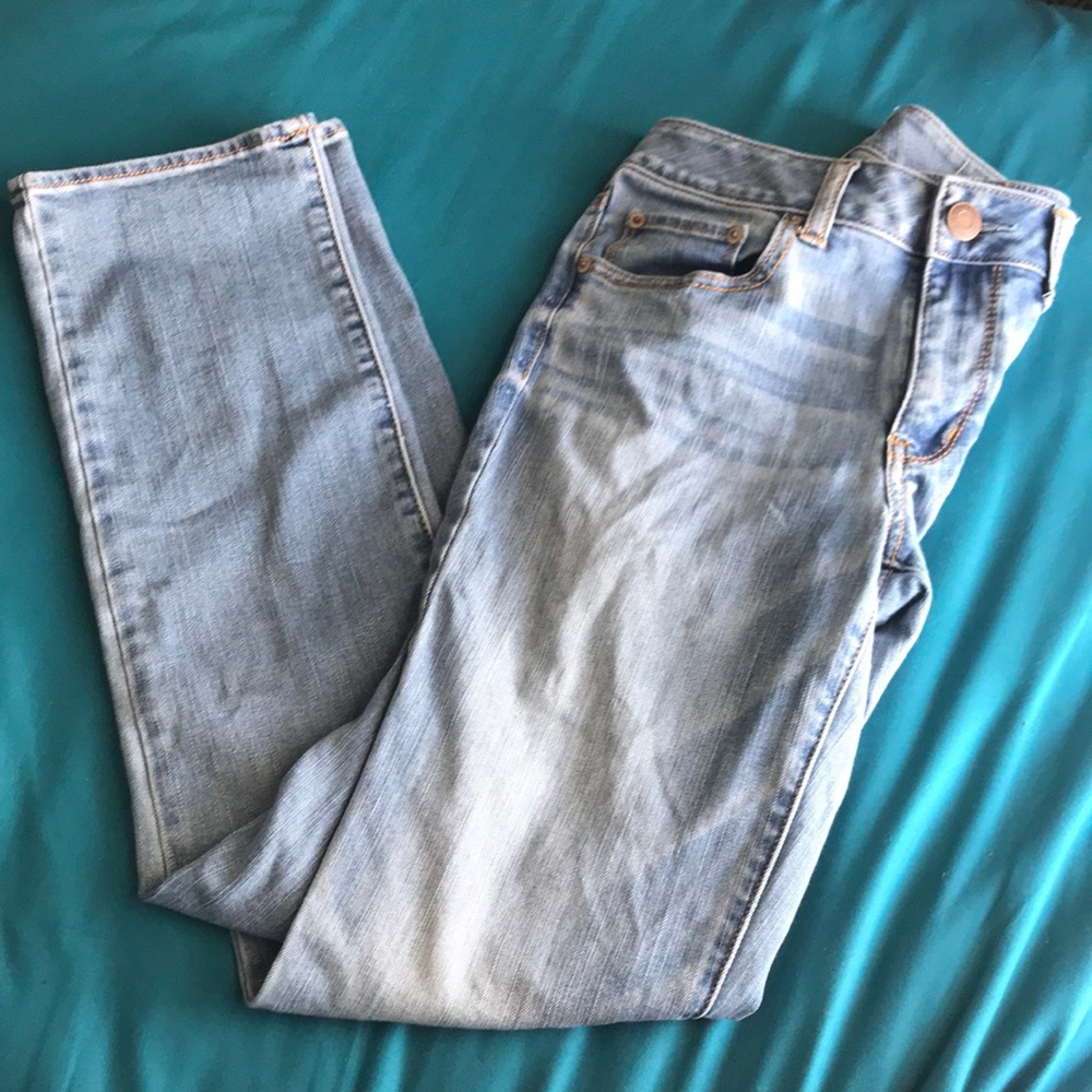 American Eagle light blue jeans